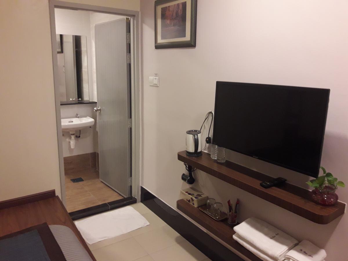 De Benz Inn Malacca Extérieur photo